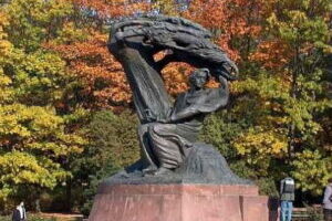 Chopin's statue in Lazienki park